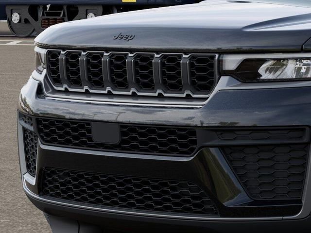 New 2026 Jeep Grand Cherokee Altitude RWD image 7
