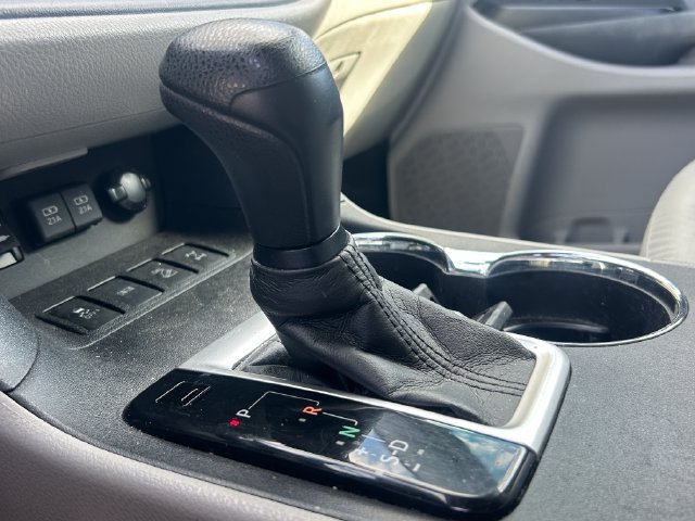 Used 2019 Toyota Highlander LE AWD/4WD image 18