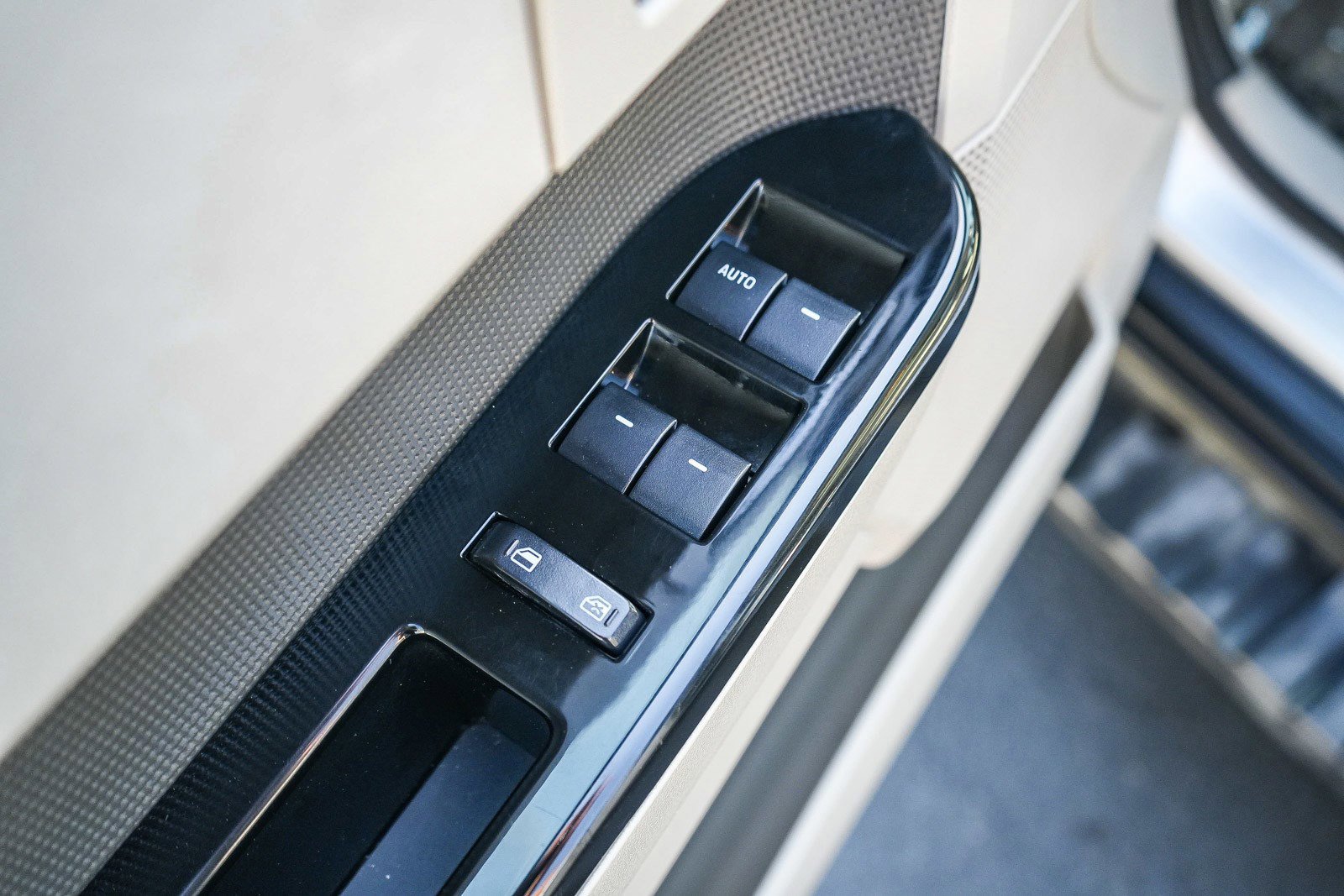 Used 2012 Ford Escape Limited image 21