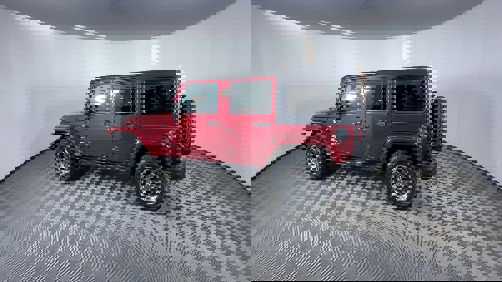 Used 2012 Jeep Wrangler Unlimited Sahara w/ Connectivity Group image 6