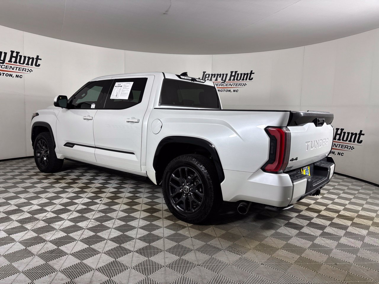 Used 2023 Toyota Tundra Platinum w/ Advanced Package AWD/4WD image 6