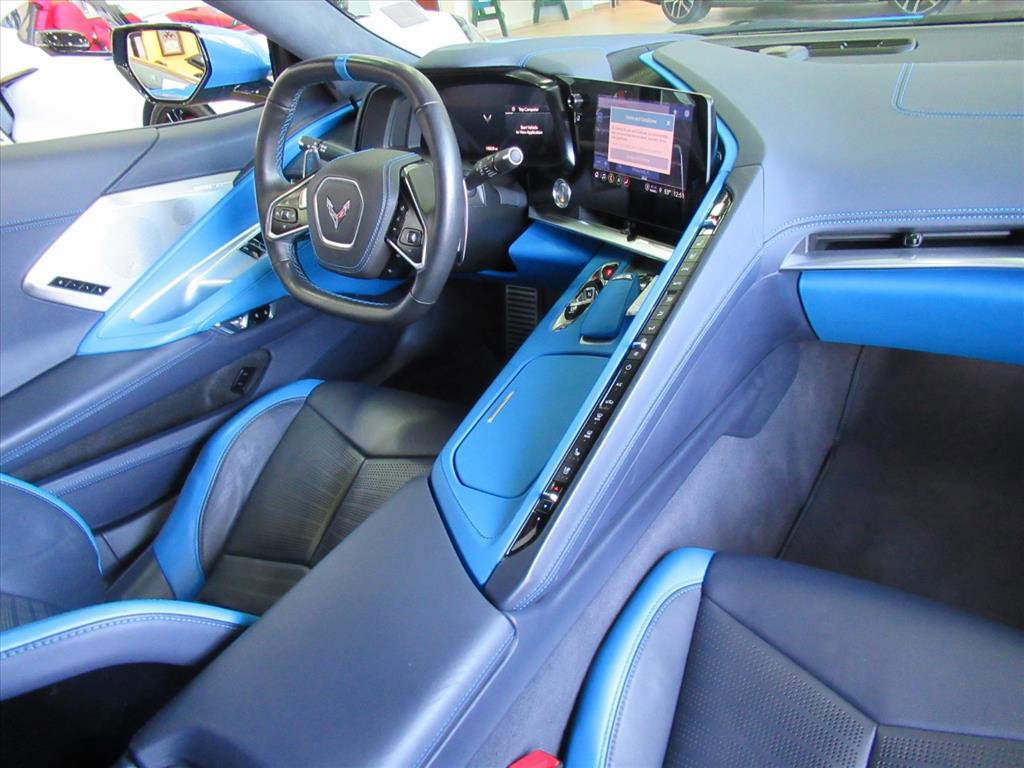 Used 2022 Chevrolet Corvette Stingray Premium Cpe w/ Z51 Performance Package image 9