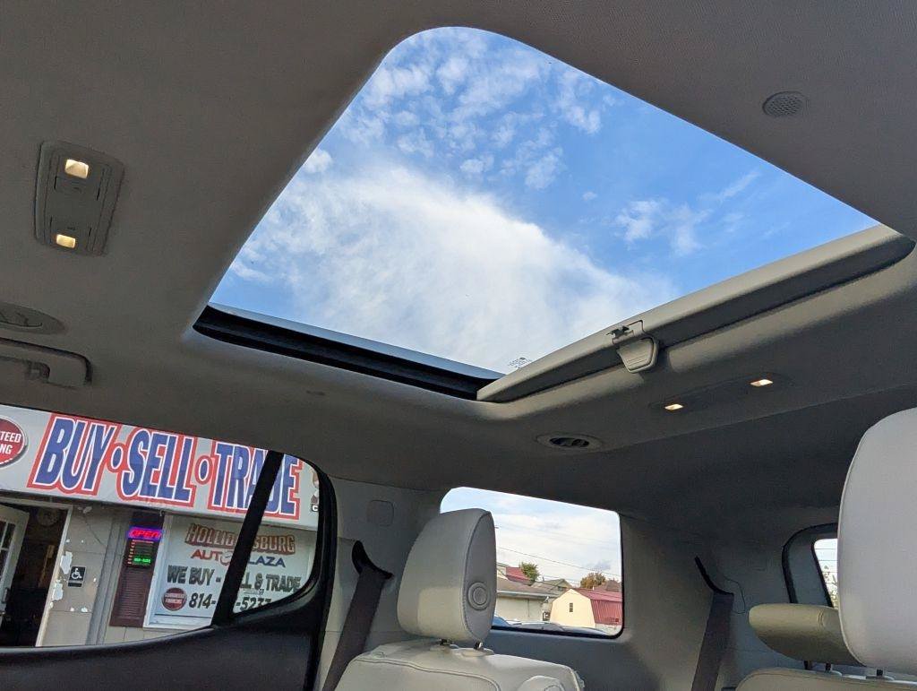 Used 2017 GMC Acadia SLT AWD/4WD image 38