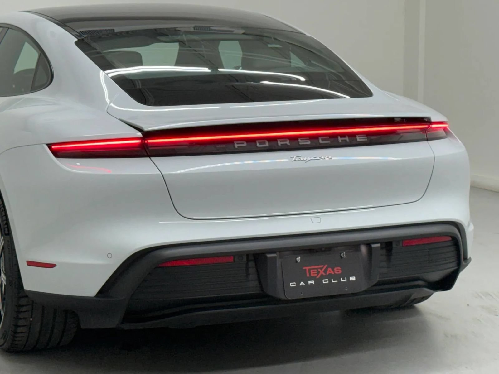 Used 2021 Porsche Taycan RWD image 42
