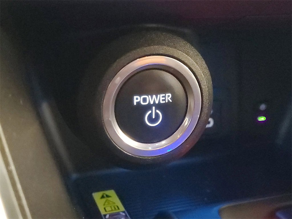 Used 2023 Toyota Venza LE image 30