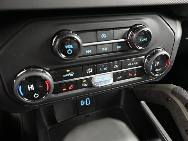 Used 2024 Ford Bronco Everglades image 29