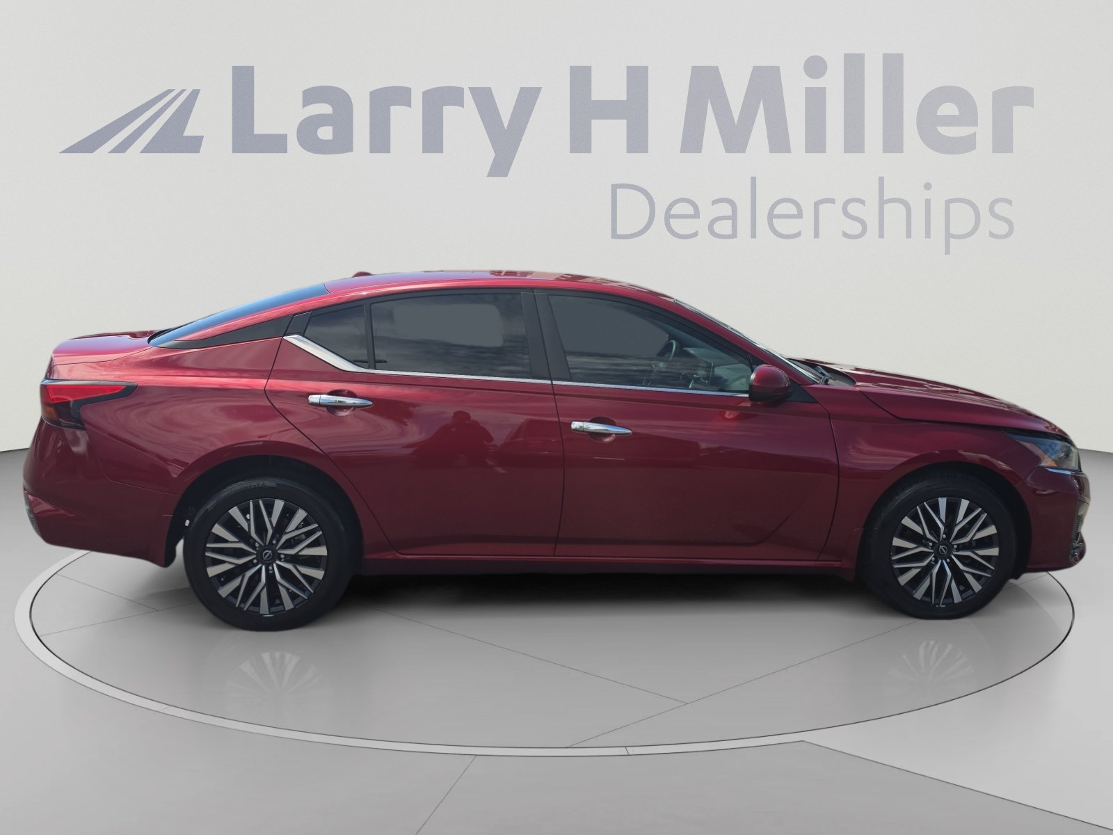 Used 2023 Nissan Altima 2.5 SV AWD/4WD image 6