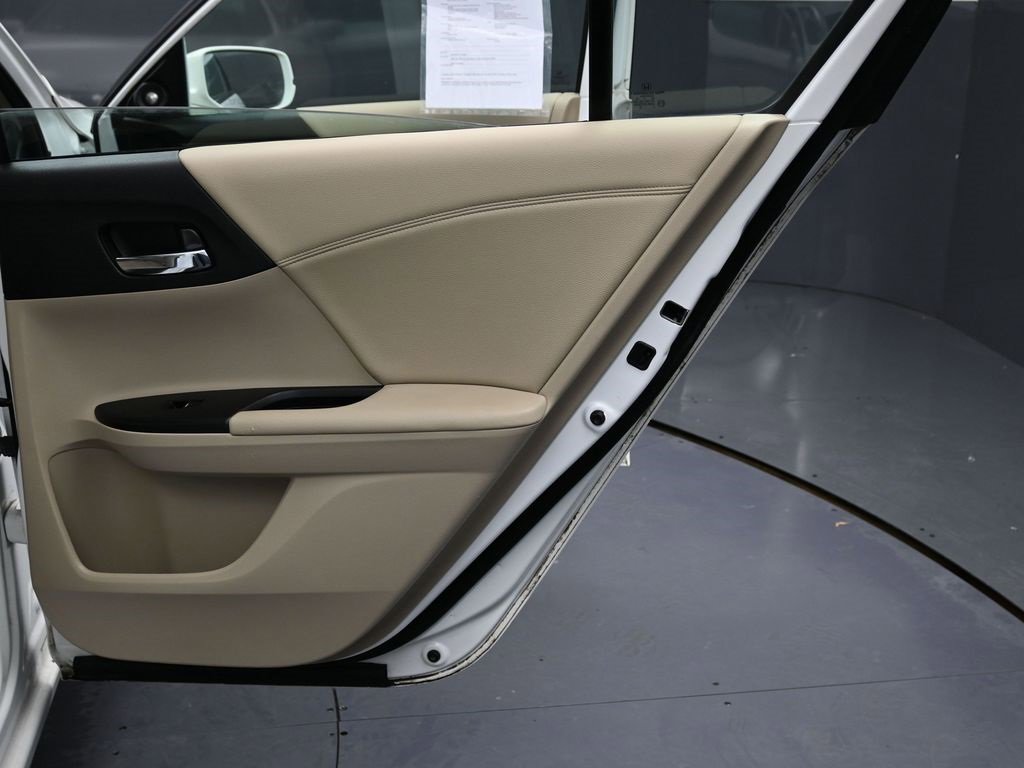 Used 2016 Honda Accord EX-L image 37