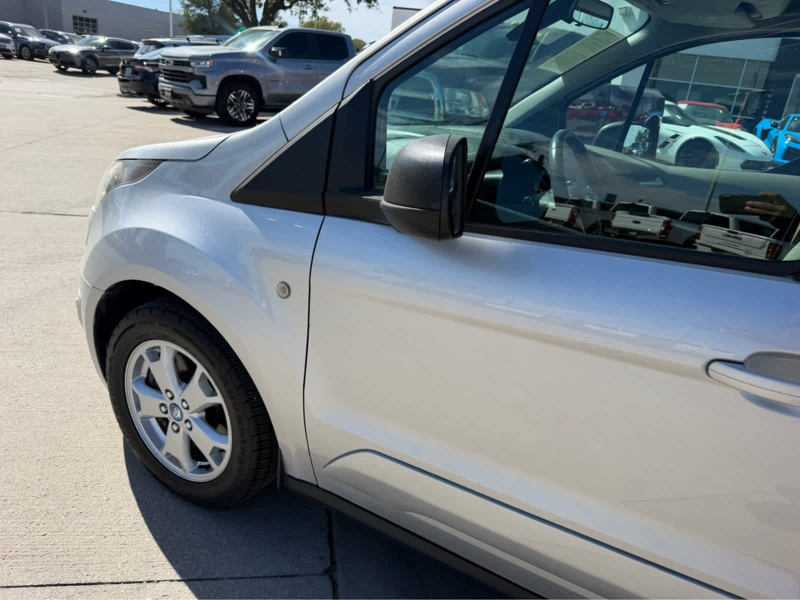 Used 2015 Ford Transit Connect XLT FWD image 8