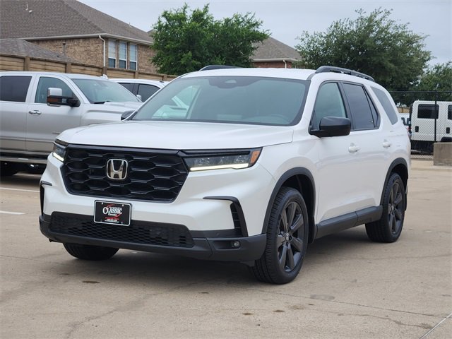 Used 2025 Honda Pilot Sport image 11