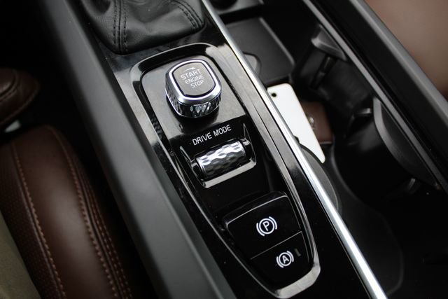 Used 2020 Volvo XC60 T6 Inscription w/ Protection Package AWD/4WD image 28