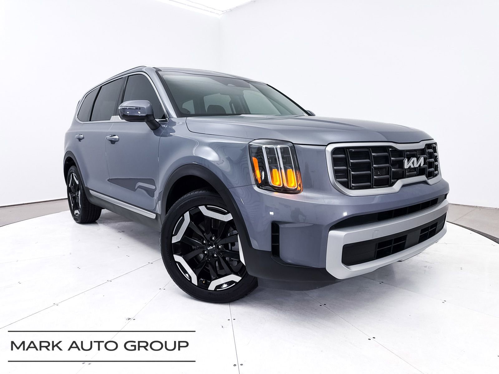 Used 2025 Kia Telluride S image 1