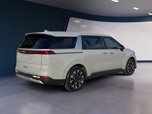 Certified 2024 Kia Carnival EX FWD image 4
