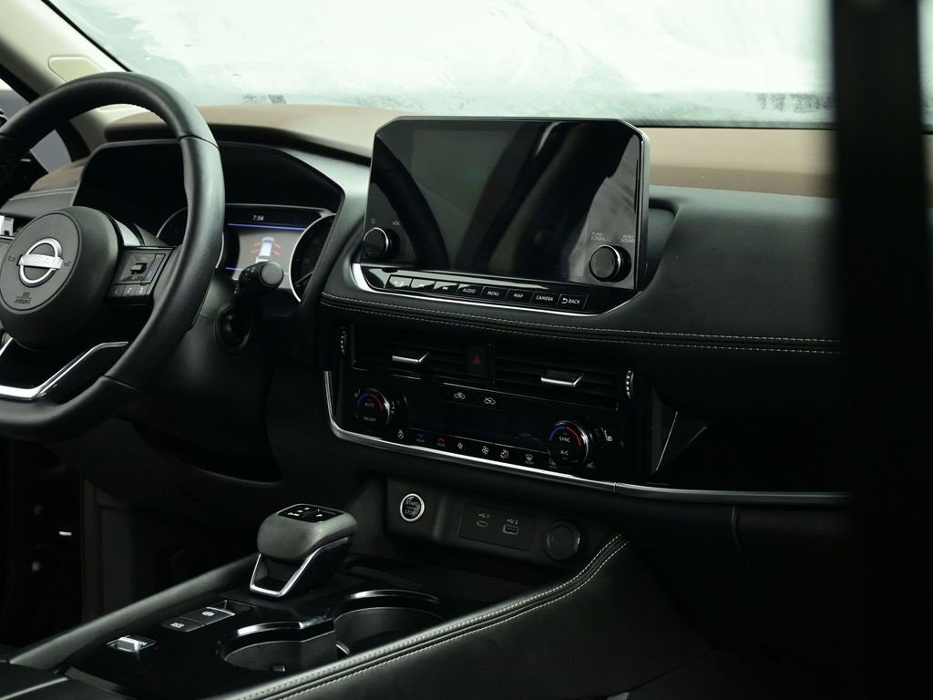 Used 2023 Nissan Rogue SL w/ SL Premium Package image 31