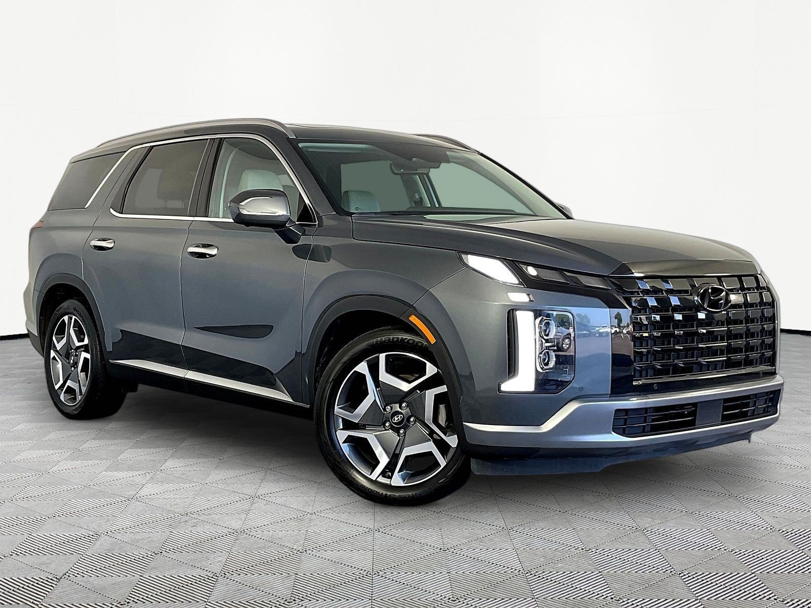 Used 2024 Hyundai Palisade SEL AWD/4WD image 3