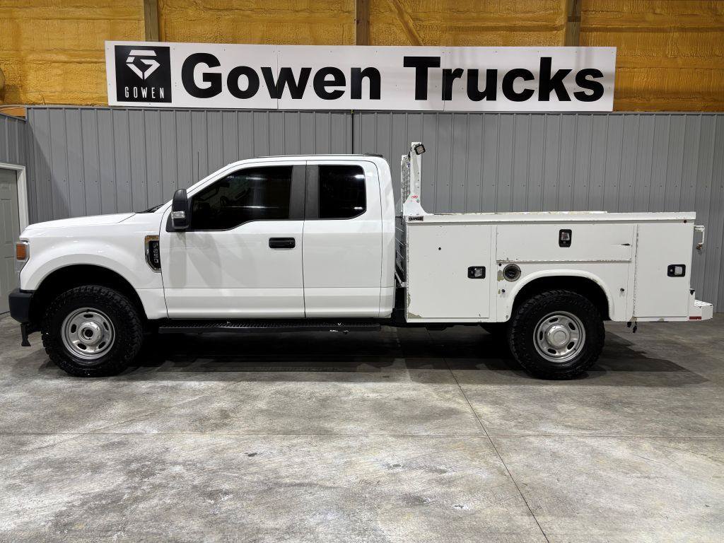 Used 2022 Ford F250 XL w/ Power Equipment Group AWD/4WD image 2