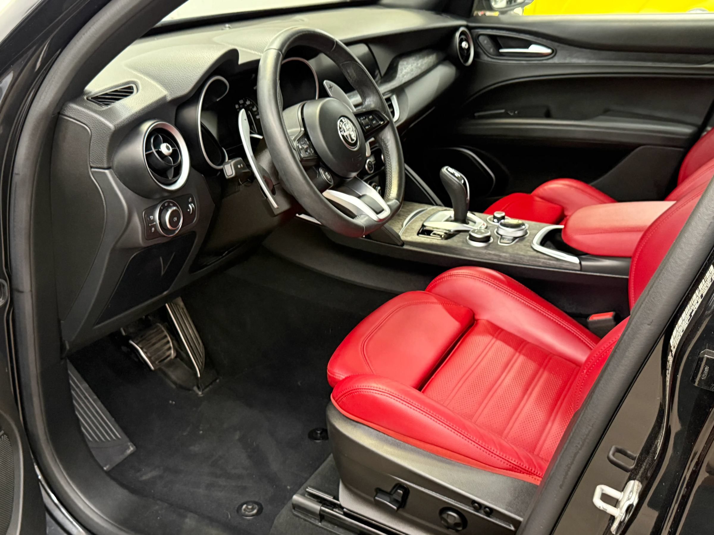 Used 2023 Alfa Romeo Stelvio Sprint RWD image 16