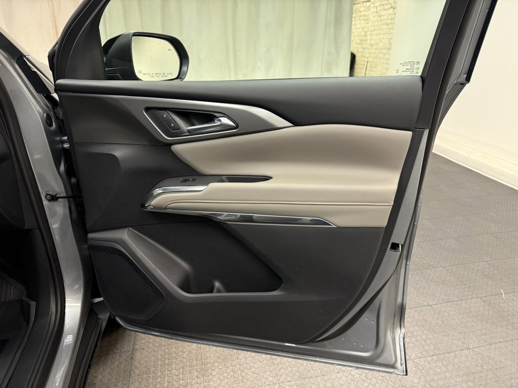 New 2026 Chevrolet Traverse LT w/ Sun and Wheel Package image 17