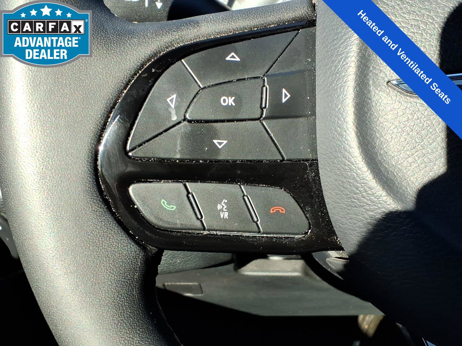 Used 2025 Chrysler Pacifica Limited FWD image 29