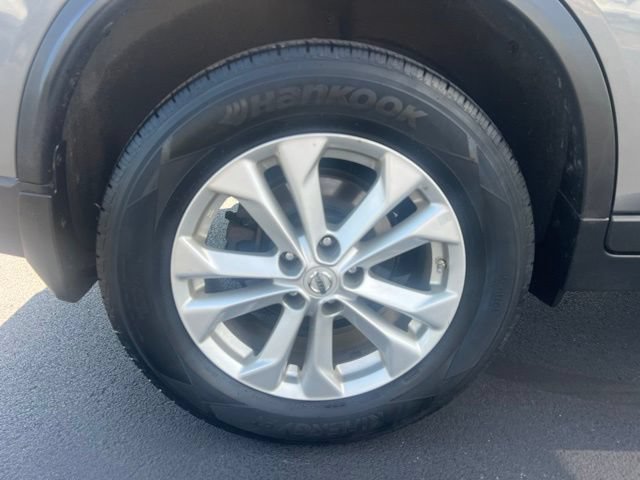 Used 2014 Nissan Rogue SV AWD/4WD image 9