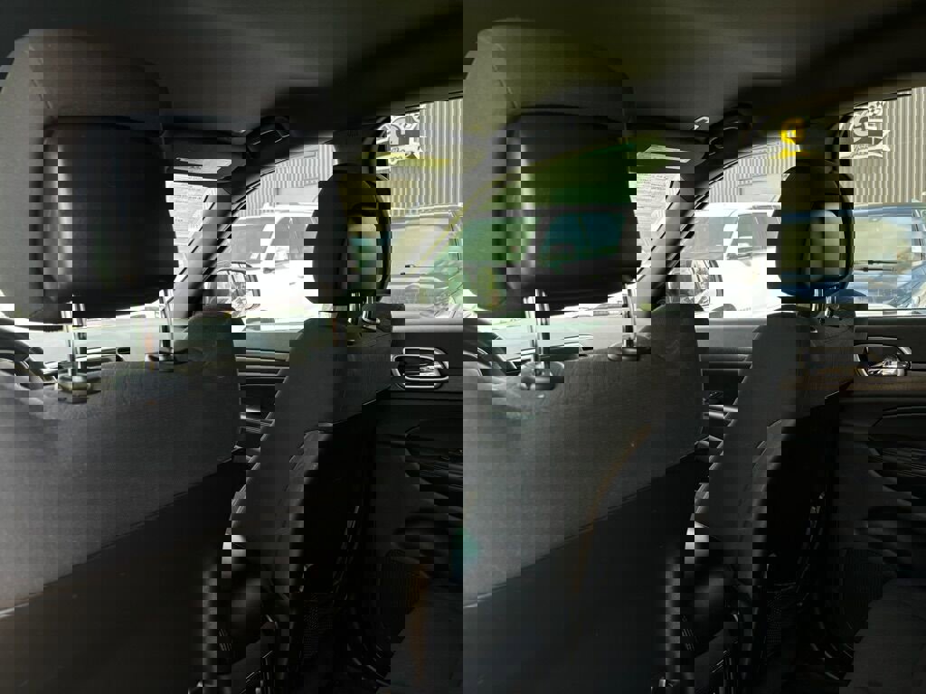 Used 2018 Jeep Grand Cherokee Laredo image 24