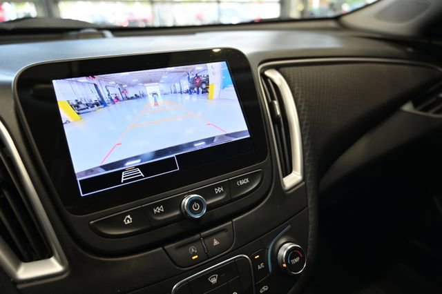 Used 2024 Chevrolet Malibu RS FWD image 16