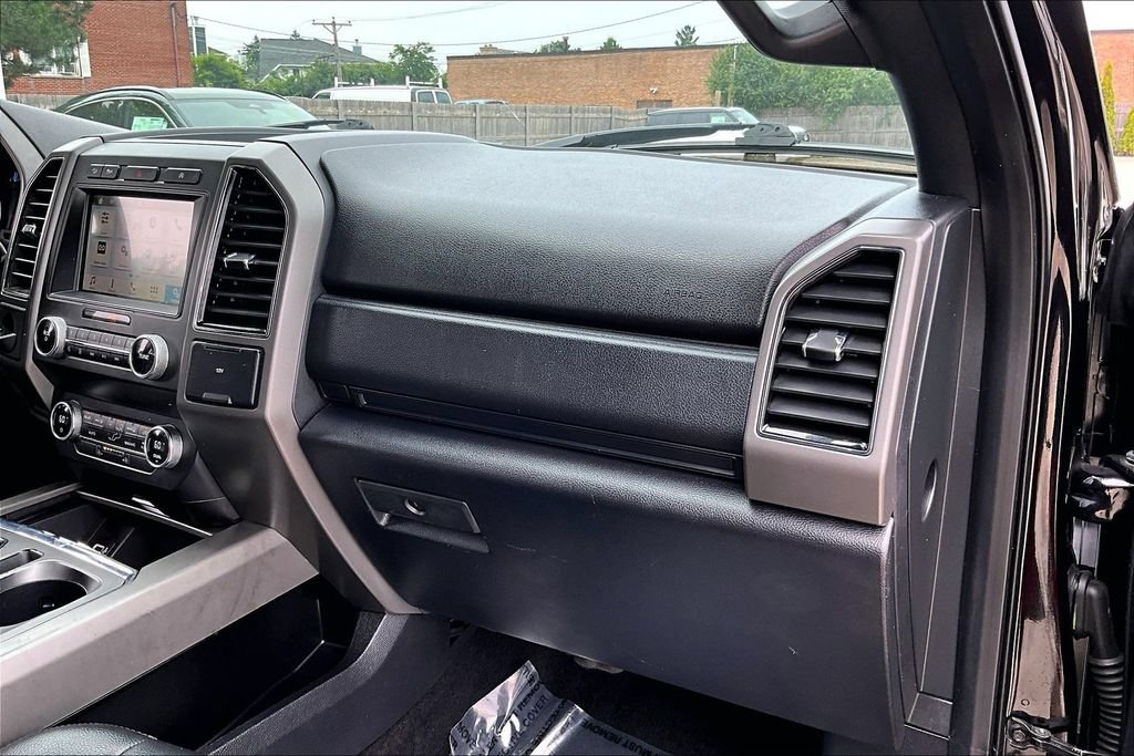 Used 2019 Ford Expedition XLT w/ Equipment Group 201A AWD/4WD image 26