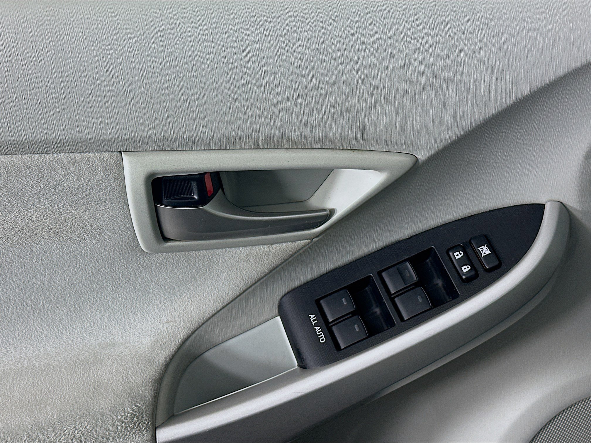 Used 2013 Toyota Prius Two FWD image 15