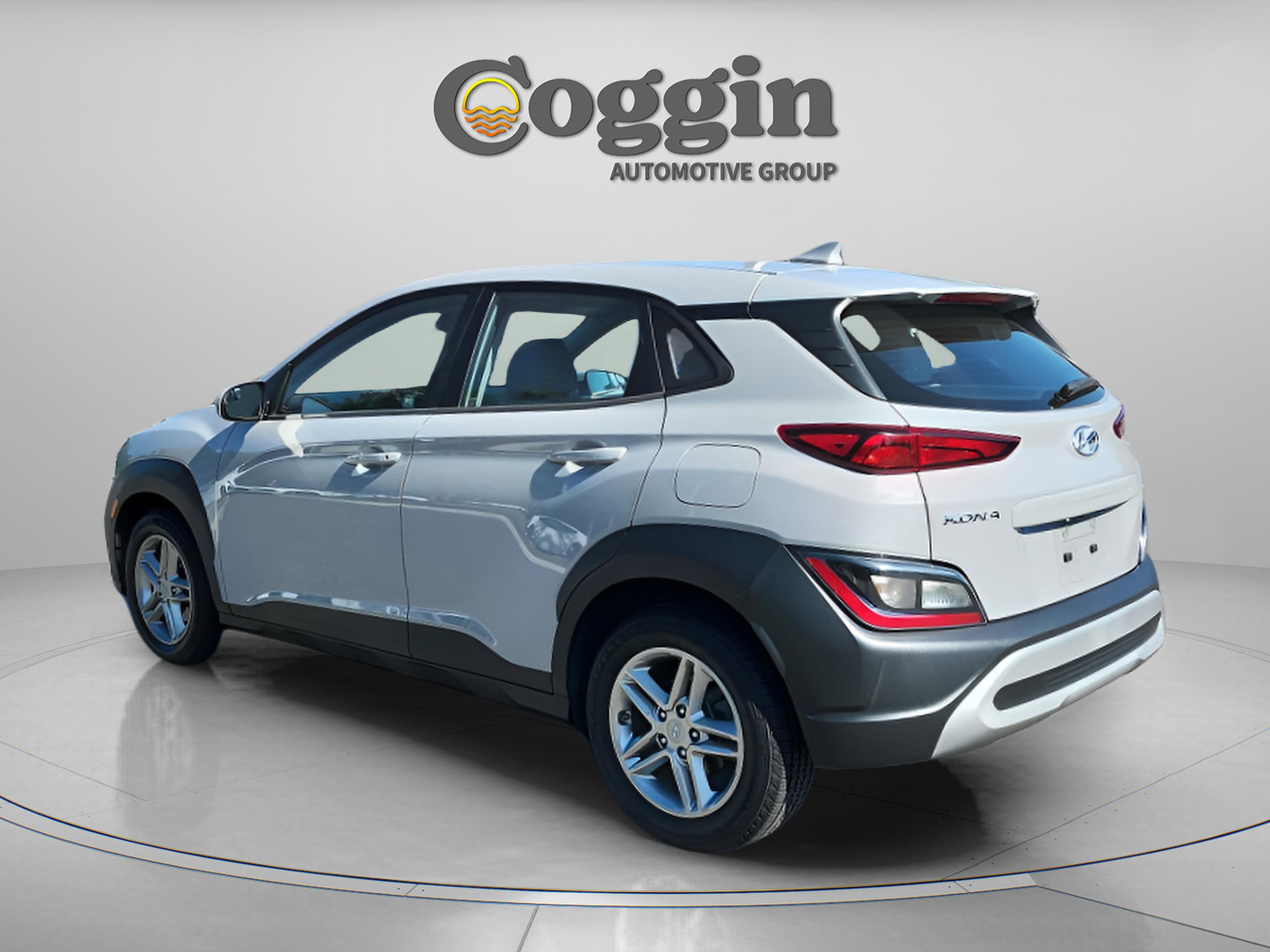 Used 2022 Hyundai Kona SE image 4
