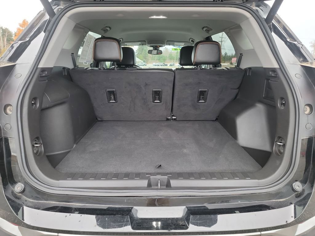 Used 2023 GMC Terrain AT4 w/ Infotainment Package II image 23