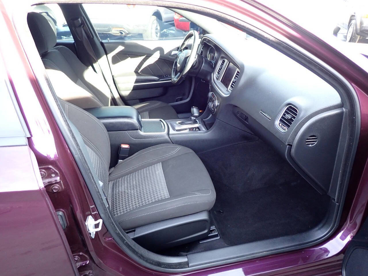 Used 2022 Dodge Charger SXT w/ Cold Weather Package image 9