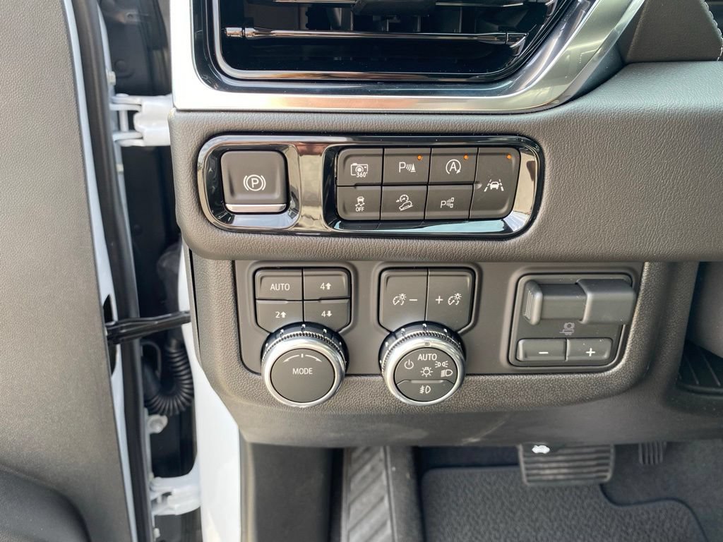 New 2026 GMC Yukon Denali w/ Advanced Technology Package AWD/4WD image 18