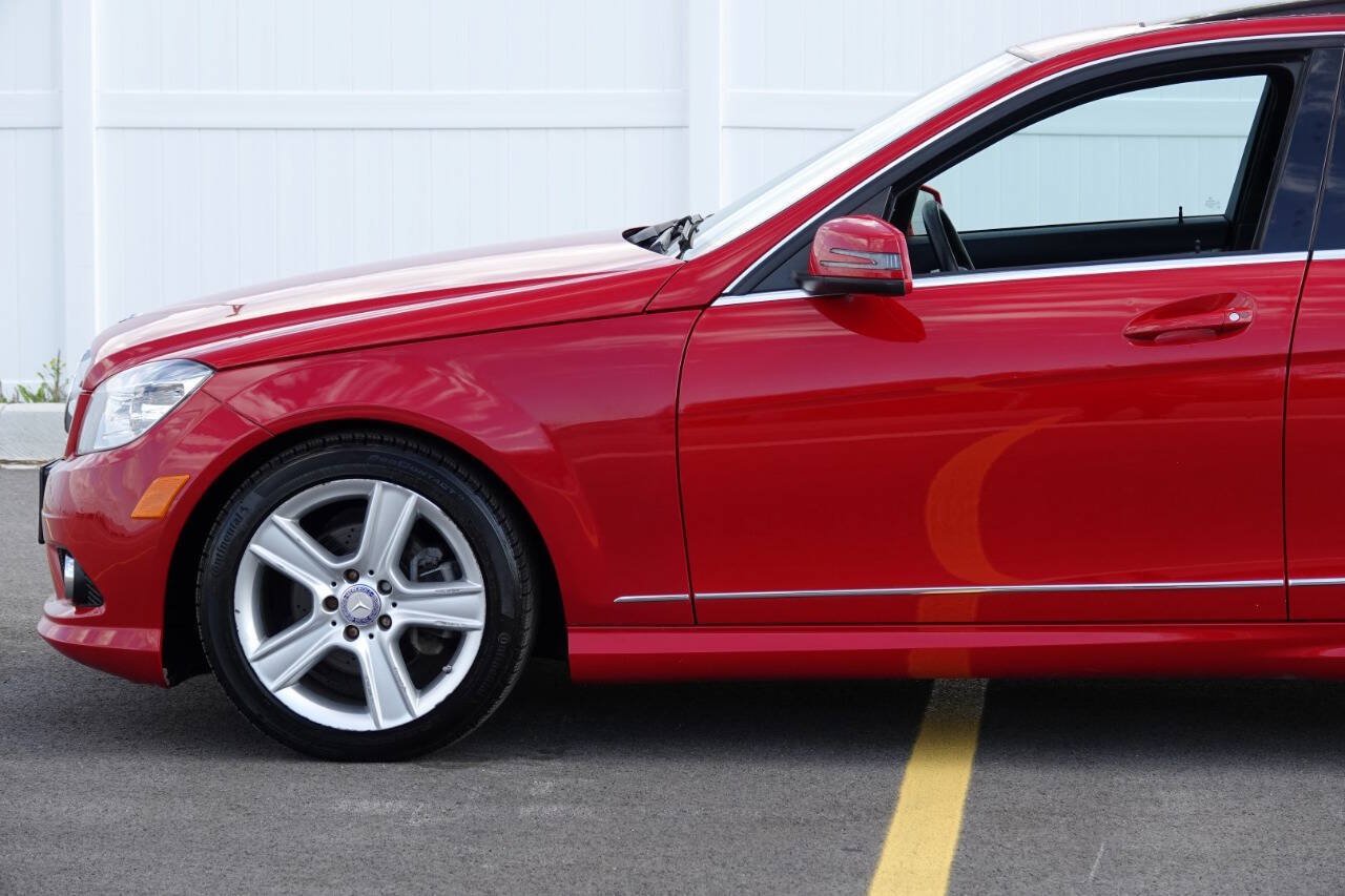 Used 2010 Mercedes-Benz C 300 Sedan image 11