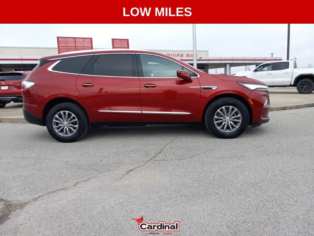 Used 2024 Buick Enclave Premium image 3
