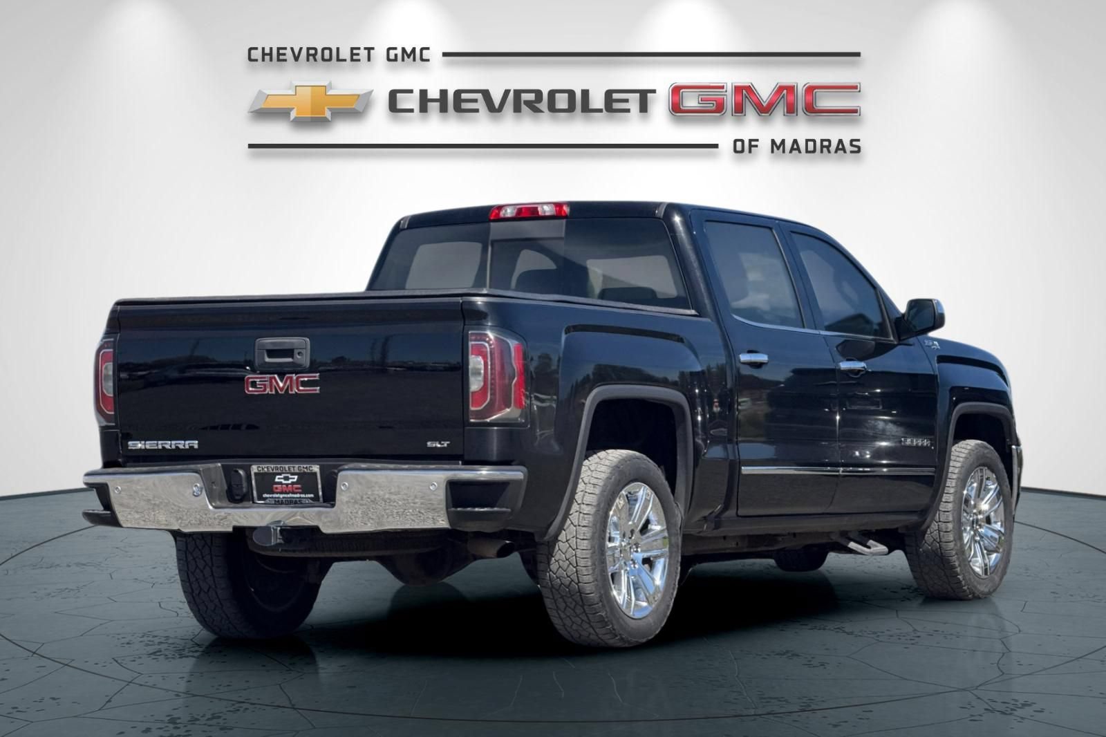 Used 2018 GMC Sierra 1500 SLT AWD/4WD image 3