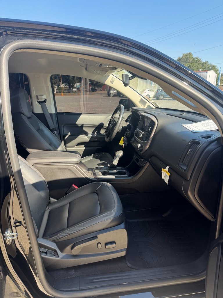 Used 2022 GMC Canyon AT4 image 8