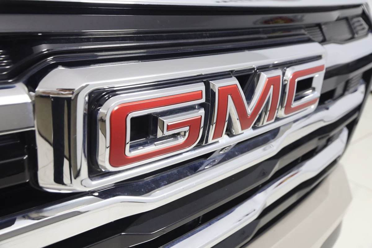 Used 2025 GMC Terrain Elevation w/ Technology Package II AWD/4WD image 17