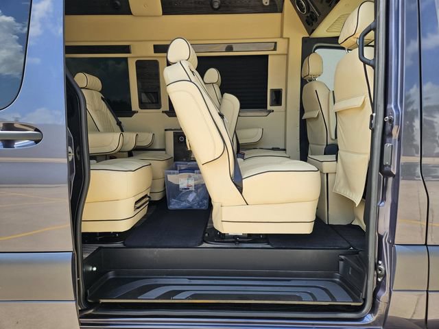 Used 2023 Mercedes-Benz Sprinter 2500 image 32