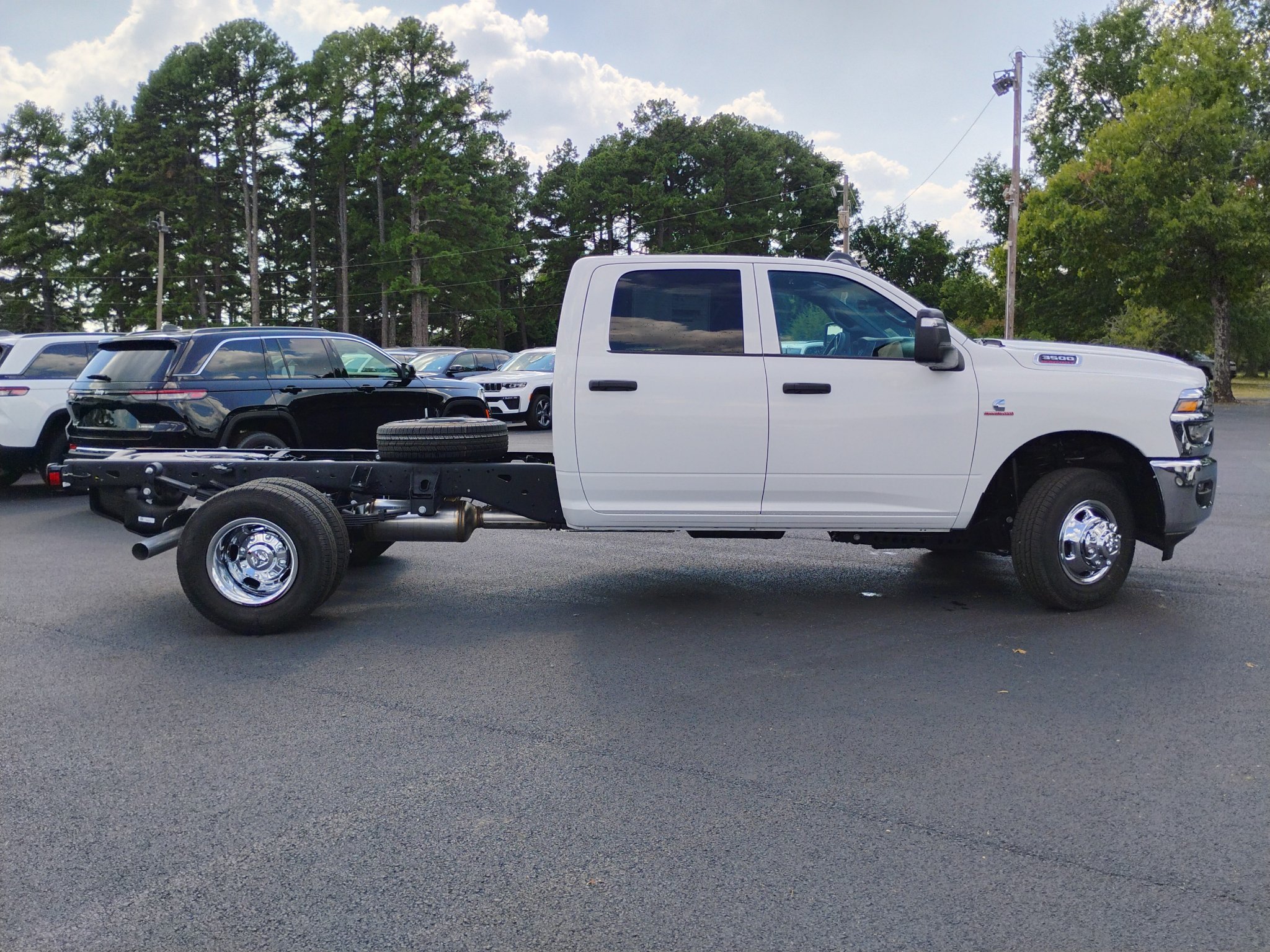 New 2026 RAM 3500 Tradesman w/ Chrome Appearance Group A AWD/4WD image 4