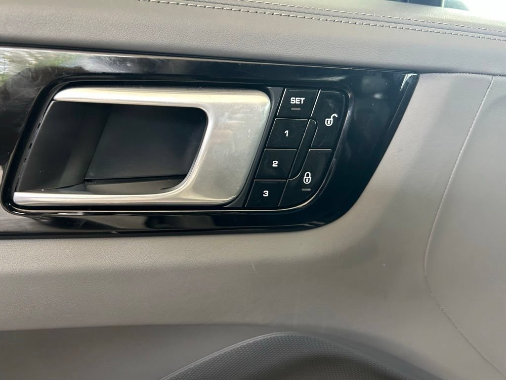 Used 2019 Porsche Cayenne AWD/4WD image 37