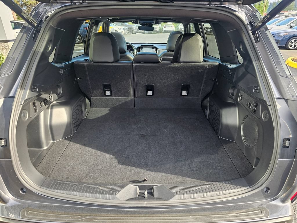 Certified 2025 Subaru Forester Touring AWD/4WD image 13