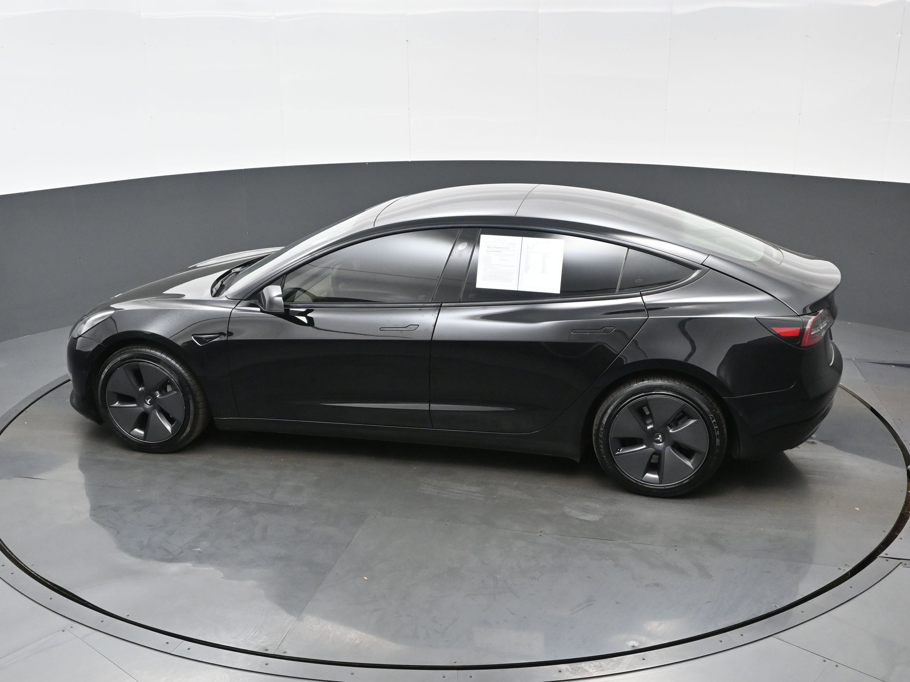 Used 2021 Tesla Model 3 Standard Range Plus image 32