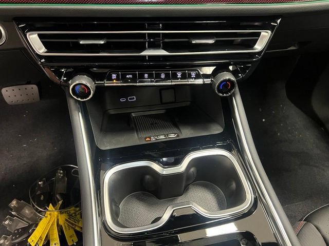 New 2026 Chevrolet Traverse RS AWD/4WD image 9