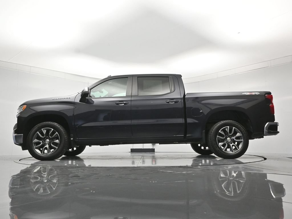 Used 2023 Chevrolet Silverado 1500 LT w/ Convenience Package II AWD/4WD image 43