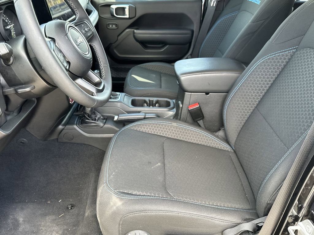Used 2025 Jeep Wrangler Unlimited Rubicon 4xe image 14