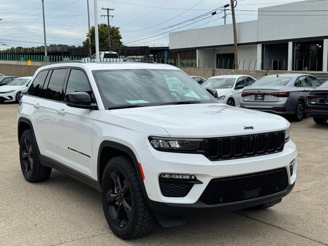 Used 2025 Jeep Grand Cherokee Limited w/ Luxury Tech Group II AWD/4WD image 8