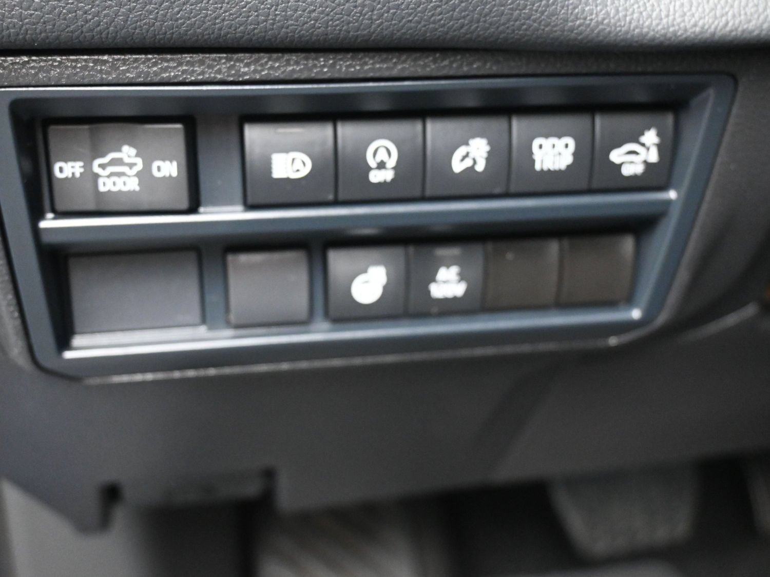 Used 2025 Toyota Tundra Limited AWD/4WD image 21