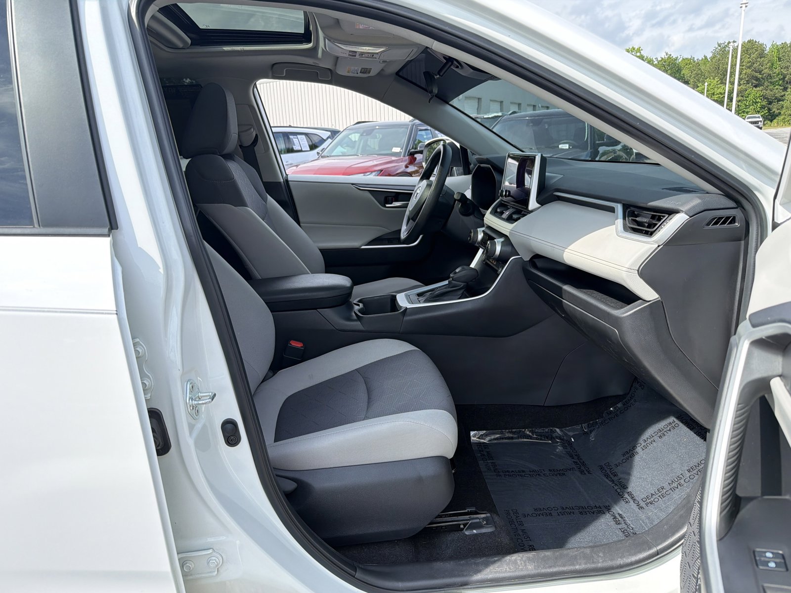 Used 2023 Toyota RAV4 XLE w/ Convenience Package FWD image 33