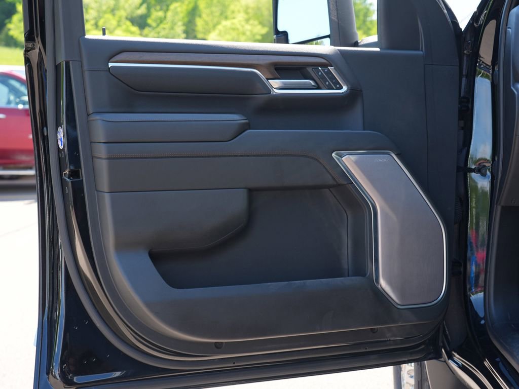 Used 2024 Chevrolet Silverado 3500 High Country w/ High Country Premium Package AWD/4WD image 14