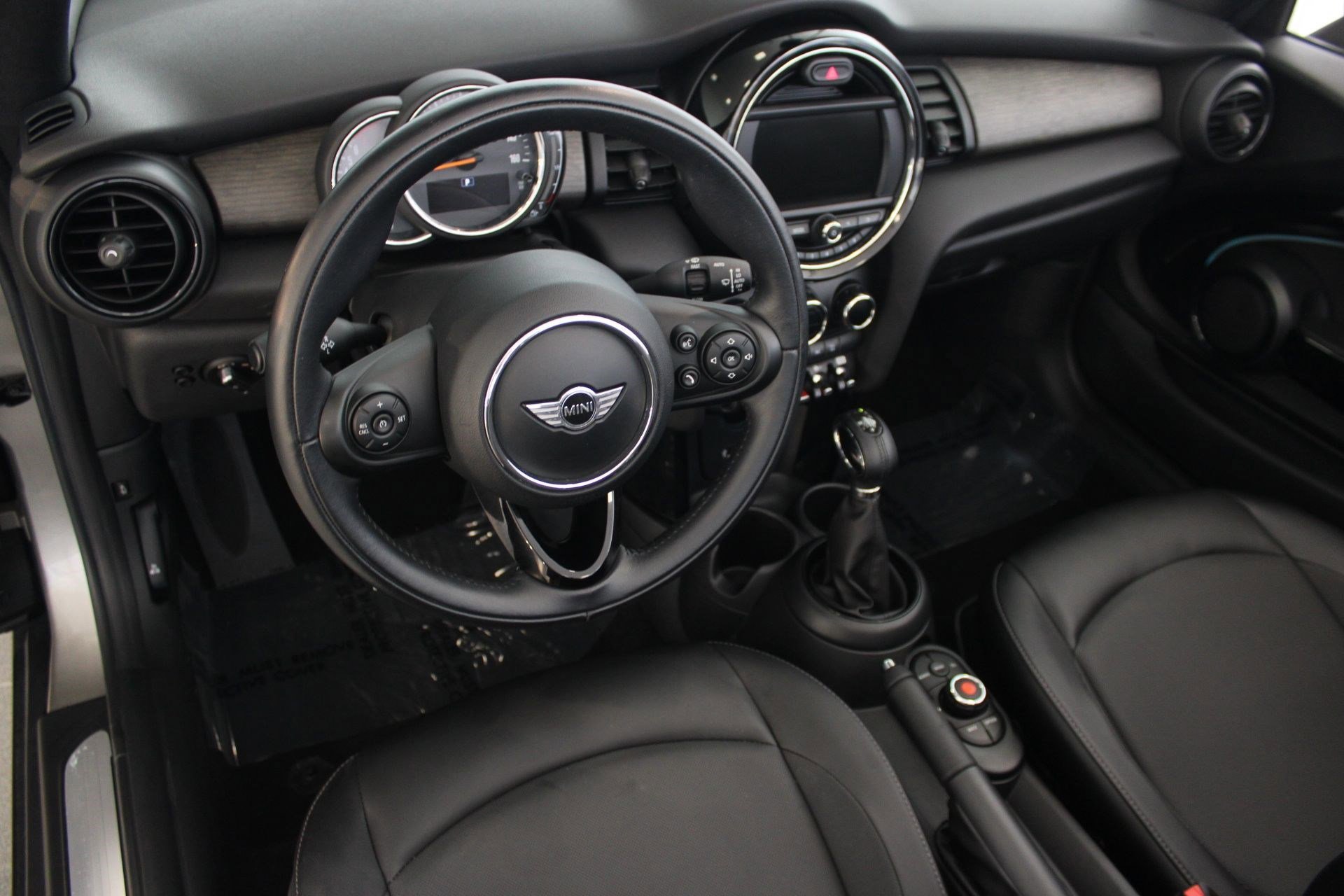 Used 2018 MINI Cooper Convertible image 4